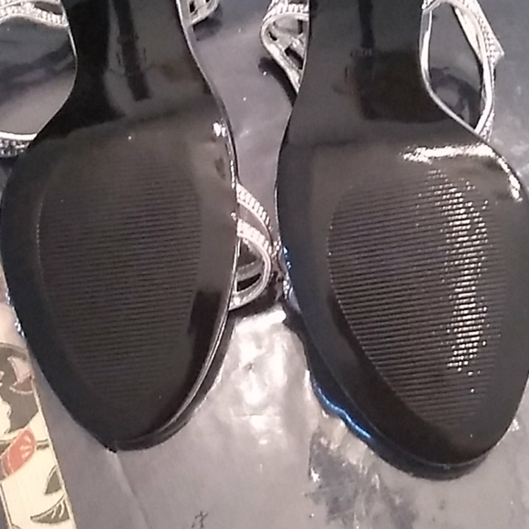 Caparros silver heels - Picture 6 of 9